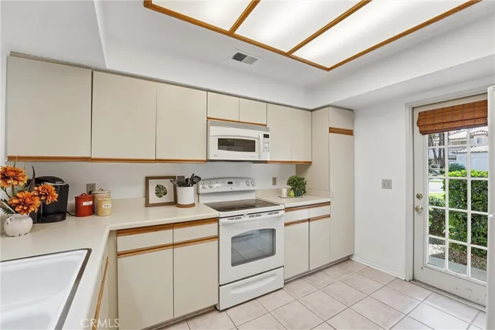 128 Desert Falls Drive E, Palm Desert, California 92211