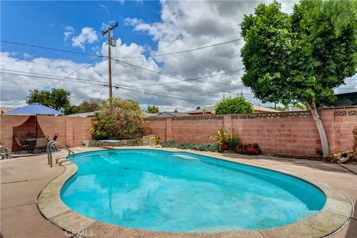 Pool View 1