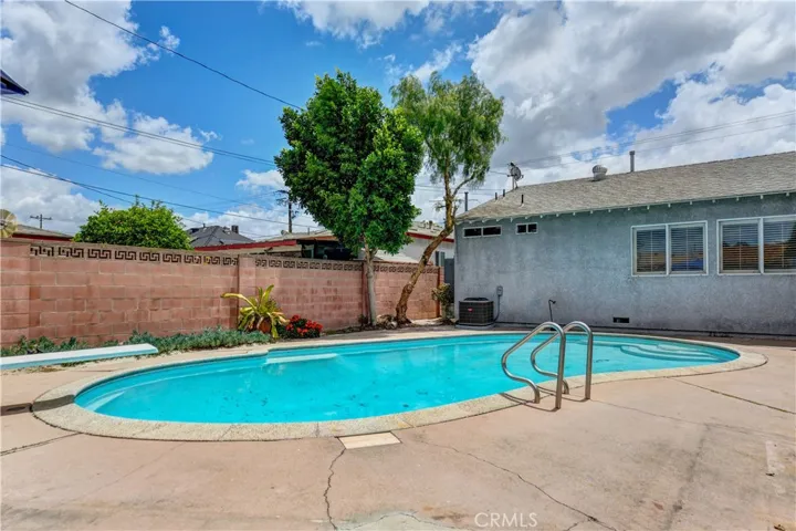 7407 Broadway Avenue, Whittier, California 90606