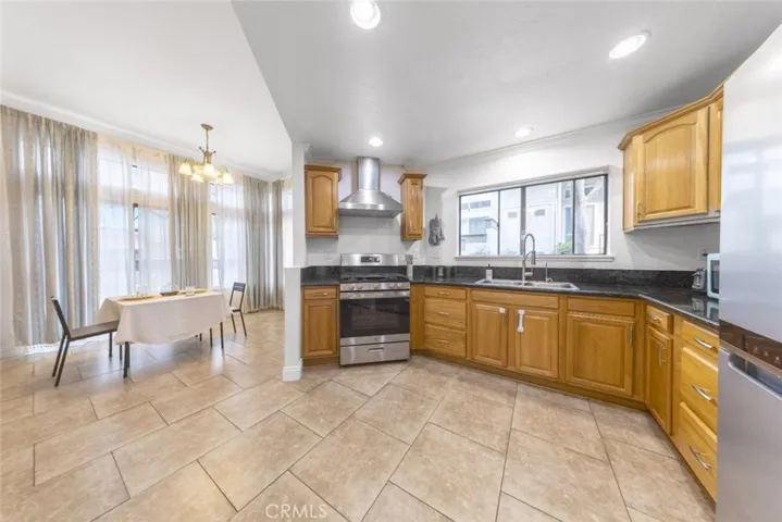 76 Willowcrest Lane, Pomona, California 91766