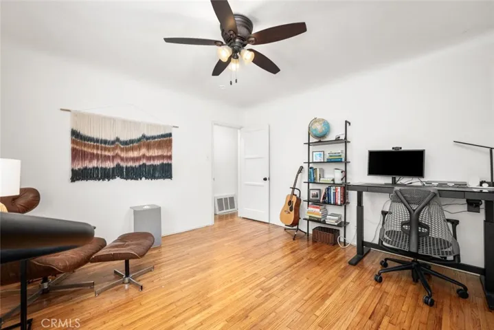 235 Termino 4, Long Beach, California 90803