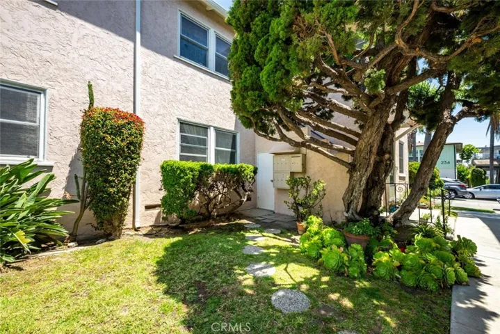 235 Termino 4, Long Beach, California 90803