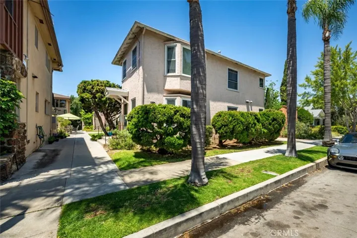 235 Termino 4, Long Beach, California 90803