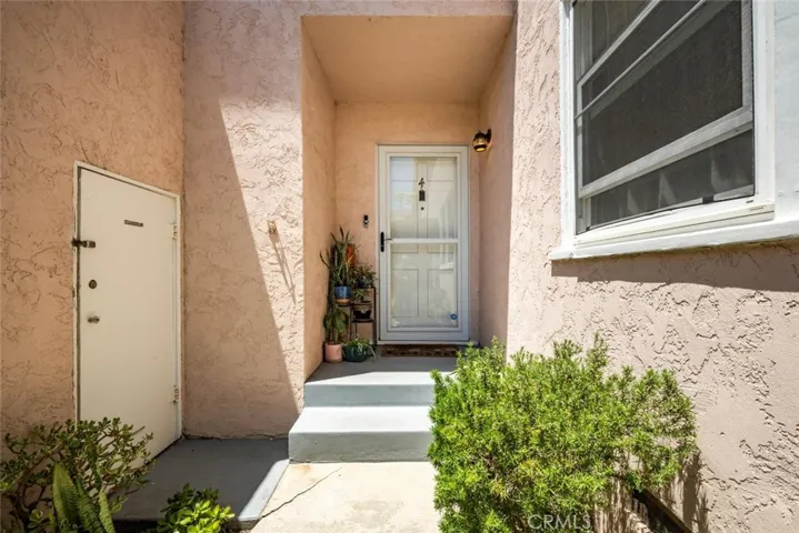 235 Termino 4, Long Beach, California 90803
