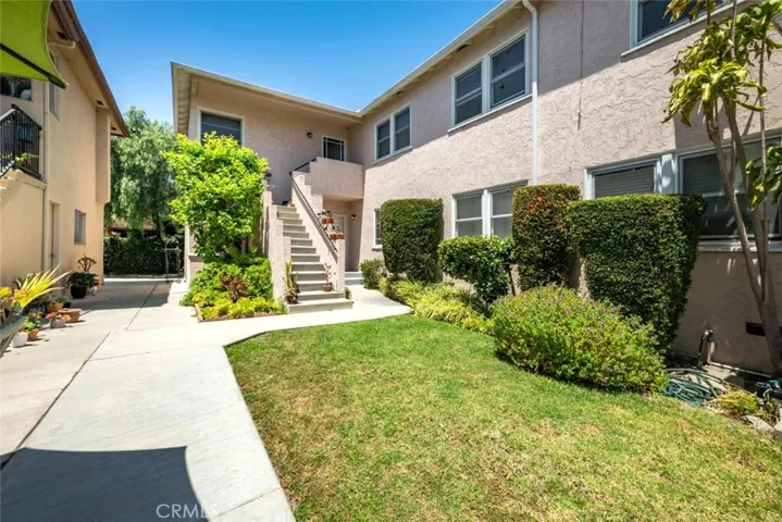 235 Termino 4, Long Beach, California 90803
