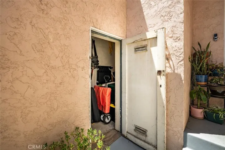 Large PRIVATE Storage Room that comes with the home just outside the front door.