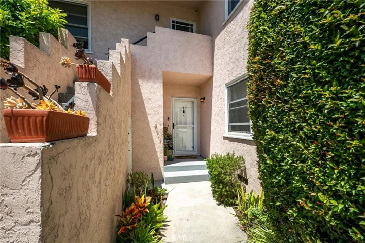 235 Termino 4, Long Beach, California 90803