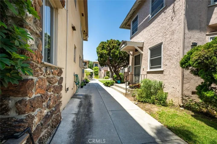 235 Termino 4, Long Beach, California 90803