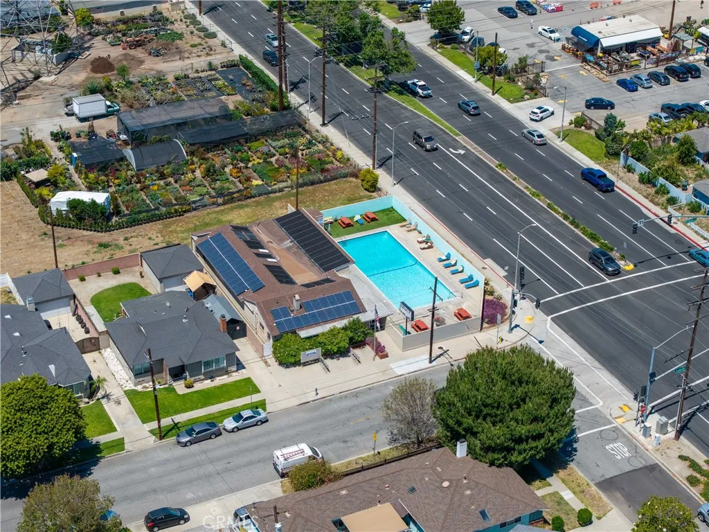 Neighborhood Pool & Clubhouse