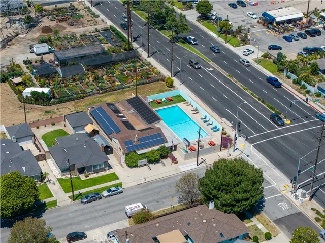 Neighborhood Pool & Clubhouse