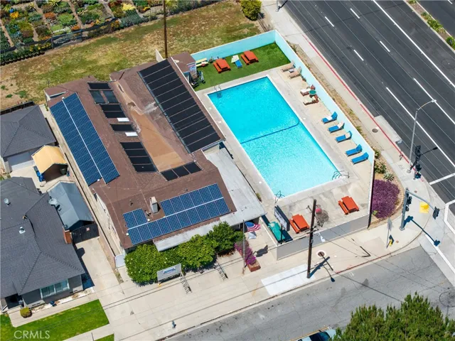 Neighborhood Pool & Clubhouse