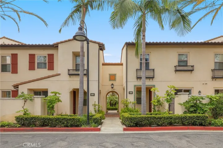2925 W Edinger Avenue, Santa Ana, California 92704