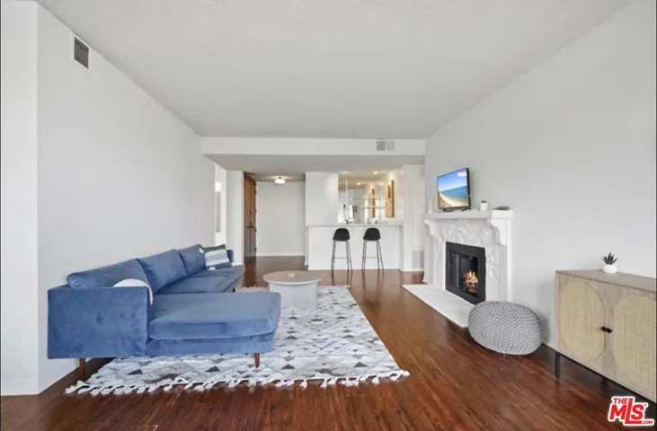 310 Tahiti Way 201, Marina Del Rey, California 90292