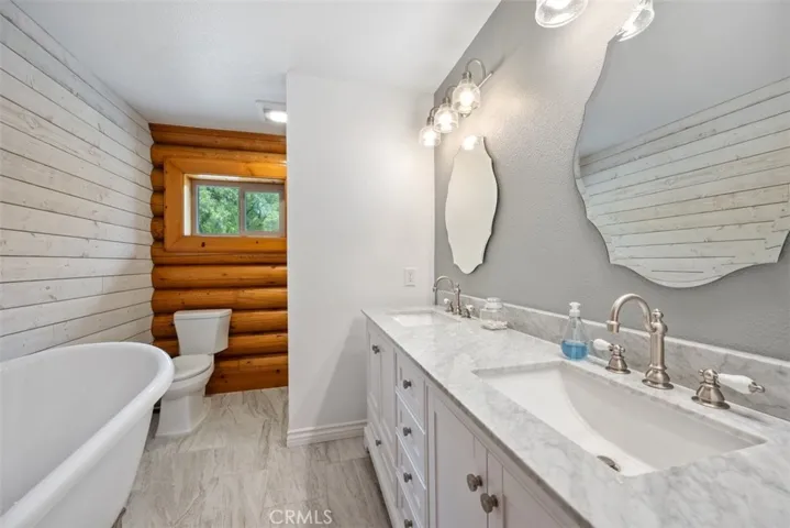 Upstairs hall bathroom
