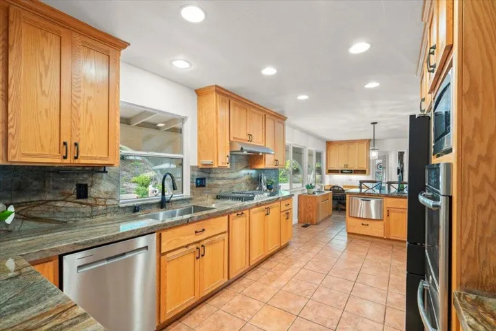 8103 Crestview Court, Gilroy, California 95020