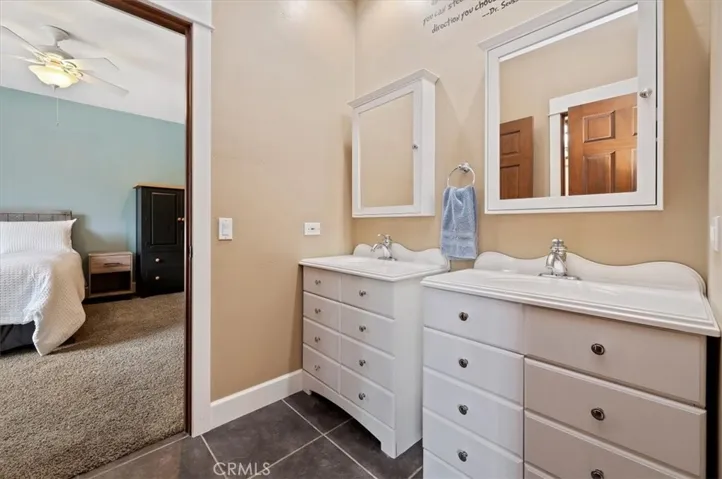 Jack and Jill Bathroom for Bed 1 and 2