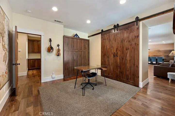 Office/Den/ Murphy Bed on Wall- Possible 5th Bedroom