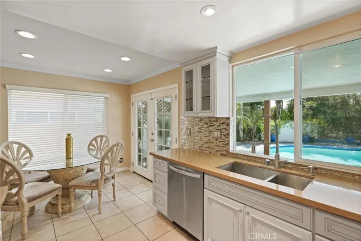 8333 Topeka Drive, Northridge, California 91324