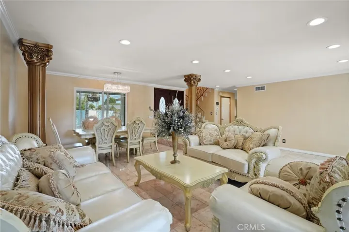 8333 Topeka Drive, Northridge, California 91324