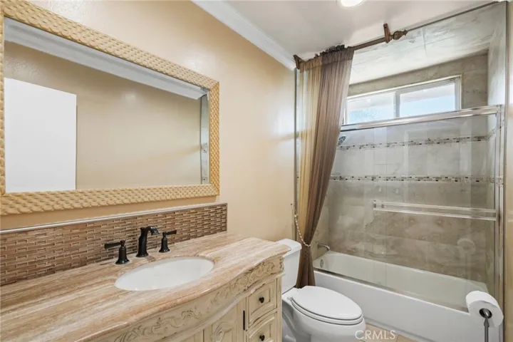 8333 Topeka Drive, Northridge, California 91324