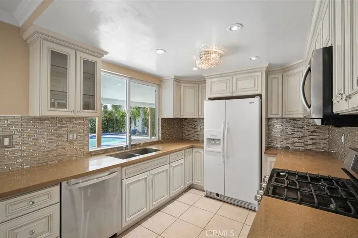 8333 Topeka Drive, Northridge, California 91324