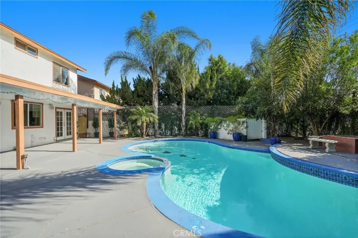 8333 Topeka Drive, Northridge, California 91324