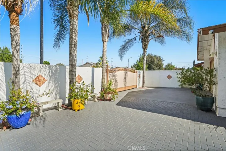 8333 Topeka Drive, Northridge, California 91324