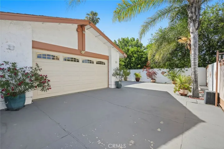 8333 Topeka Drive, Northridge, California 91324