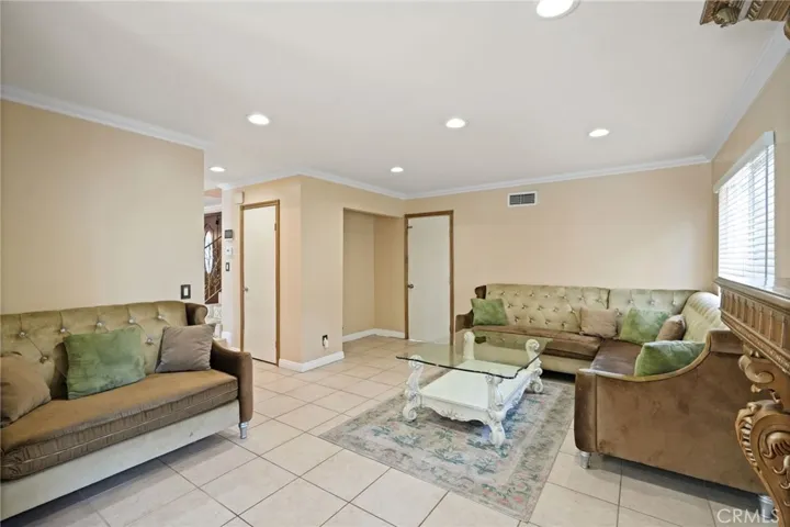 8333 Topeka Drive, Northridge, California 91324