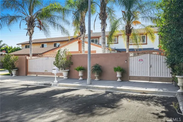 8333 Topeka Drive, Northridge, California 91324