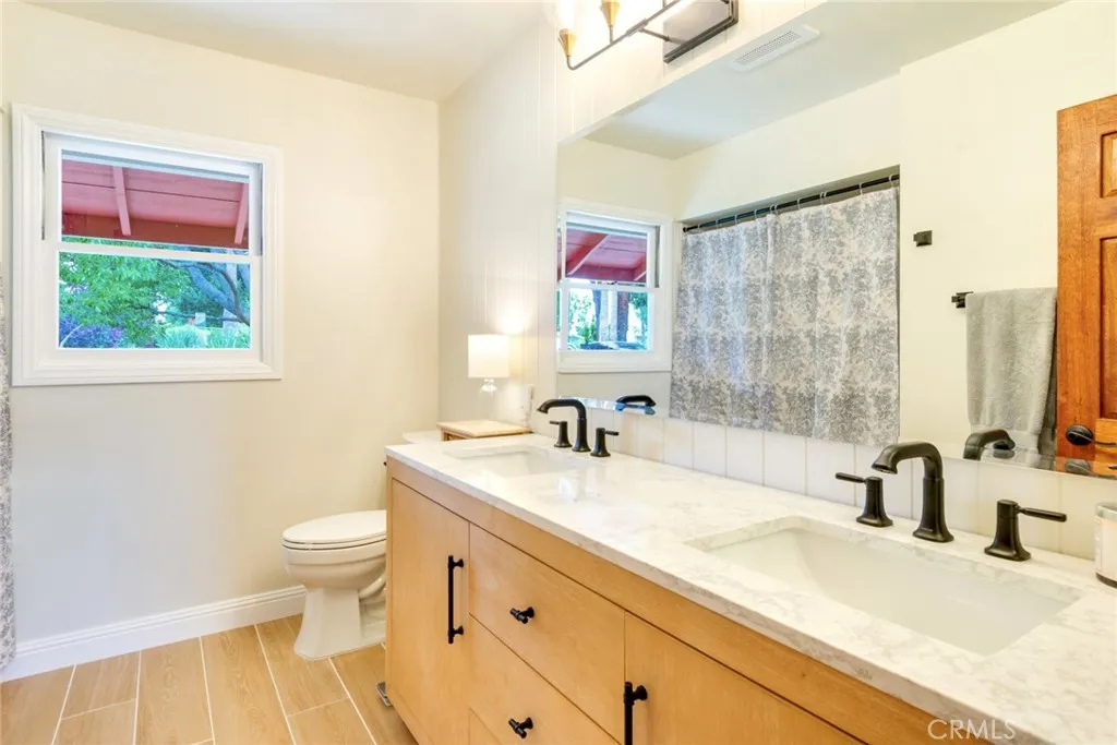 Main bathroom