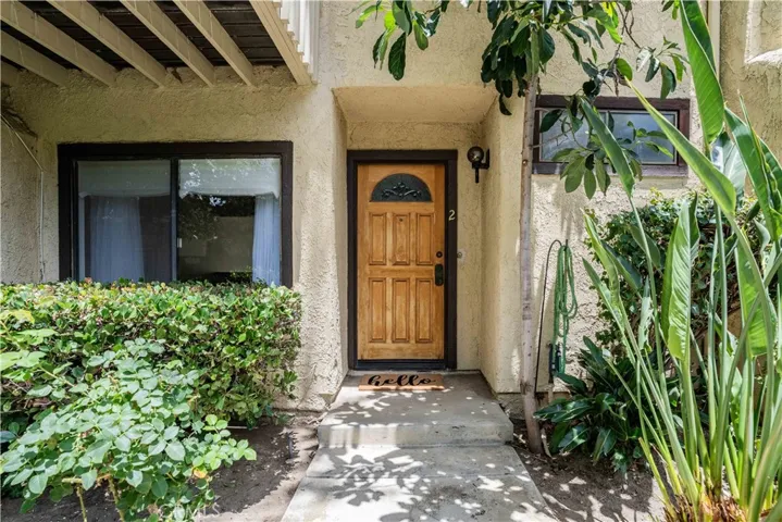 6746 Encino, Lake Balboa, California 91406