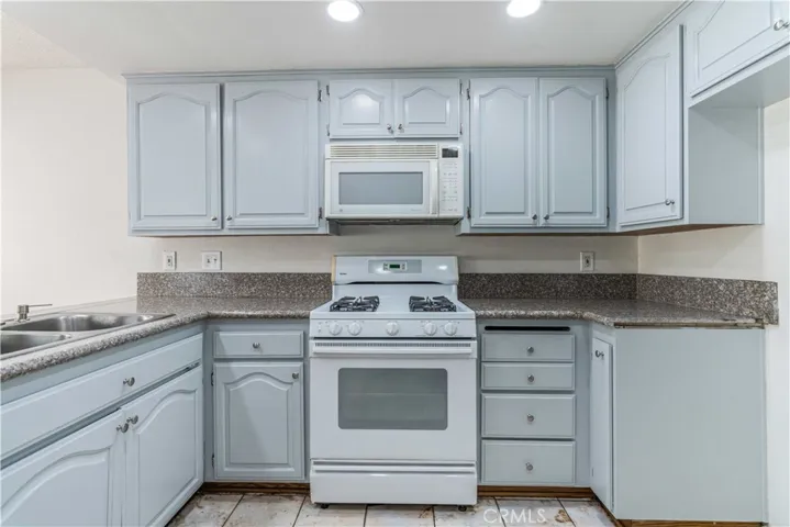 6746 Encino, Lake Balboa, California 91406