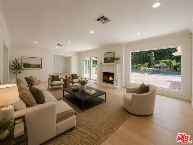 1094 Garden Lane, Beverly Hills, California 90210
