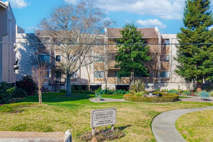 400 Ortega Avenue 216, Mountain View, California 94040