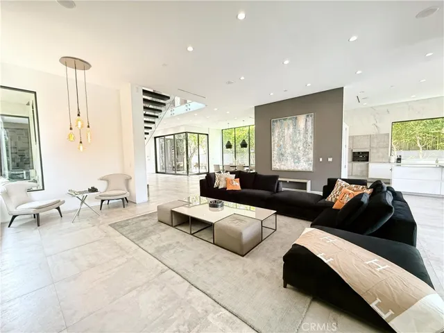 415 N Martel Avenue, Los Angeles, California 90036 — photo 4