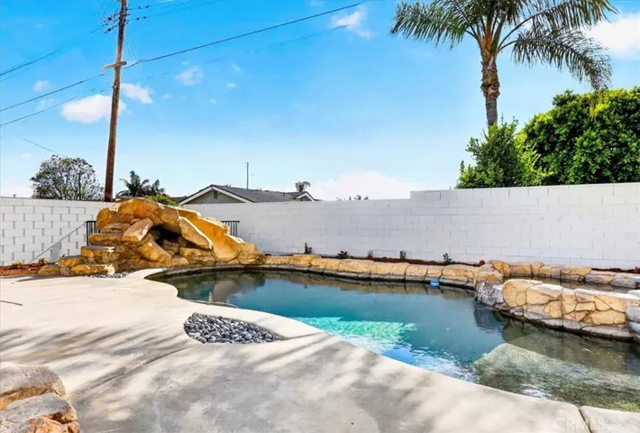 592 N Milford, Orange, California 92867