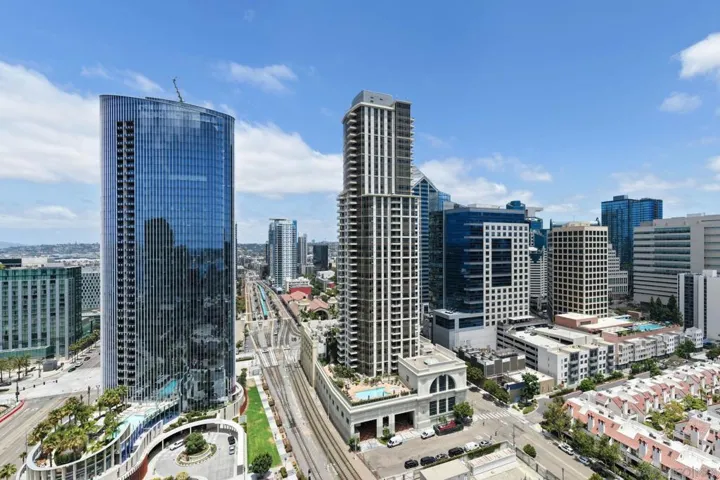 700 W E Street 2905, San Diego, California 92101