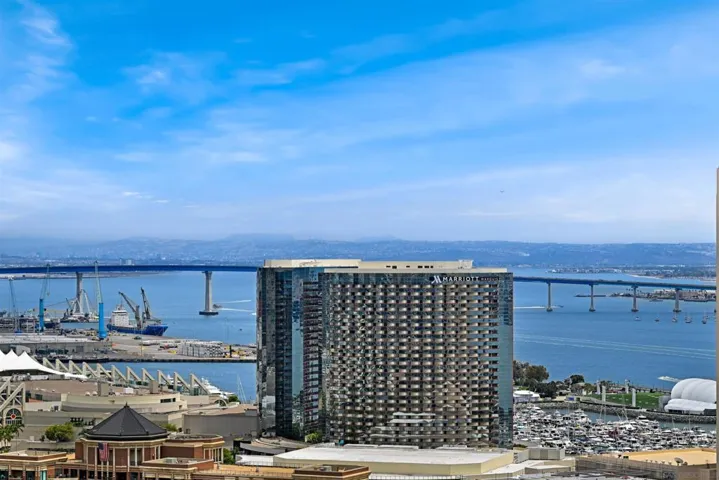 700 W E Street 2905, San Diego, California 92101