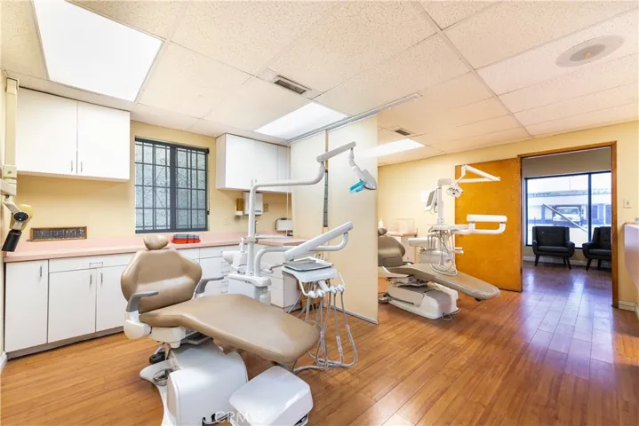 13175 Paramount Blvd interior photo.