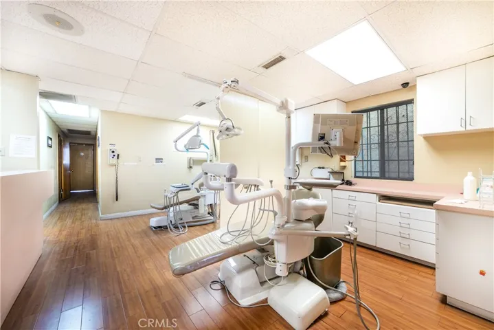 13175 Paramount Blvd interior photo.
