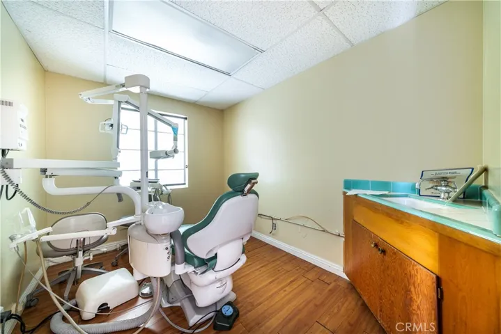 13175 Paramount Blvd interior photo.