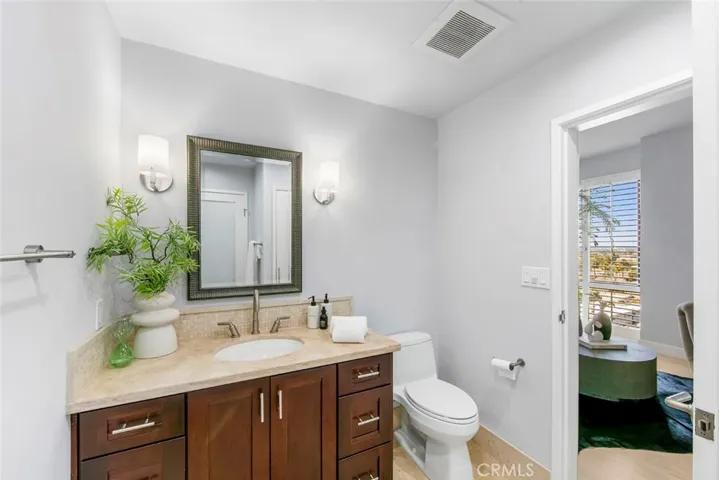 Flex jack and jill bathroom