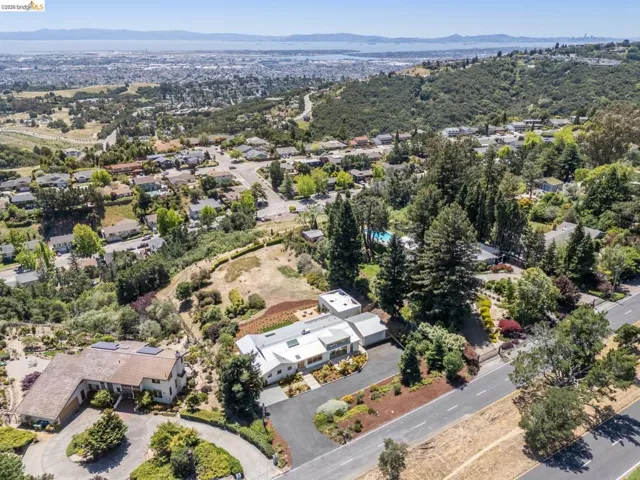 14001 Skyline Blvd, Oakland, California 94619