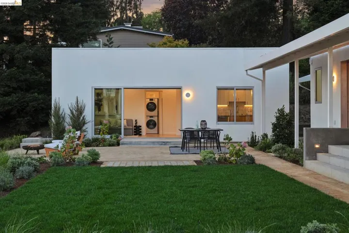 14001 Skyline Blvd, Oakland, California 94619