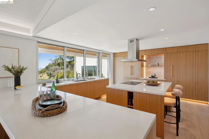 14001 Skyline Blvd, Oakland, California 94619