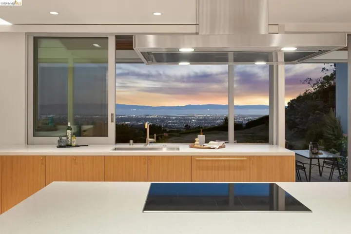 14001 Skyline Blvd, Oakland, California 94619