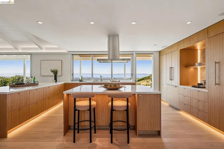 14001 Skyline Blvd, Oakland, California 94619