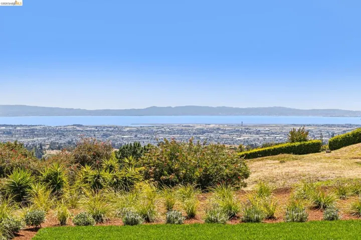 14001 Skyline Blvd, Oakland, California 94619