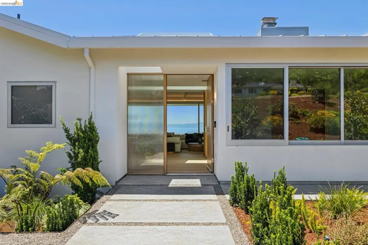 14001 Skyline Blvd, Oakland, California 94619